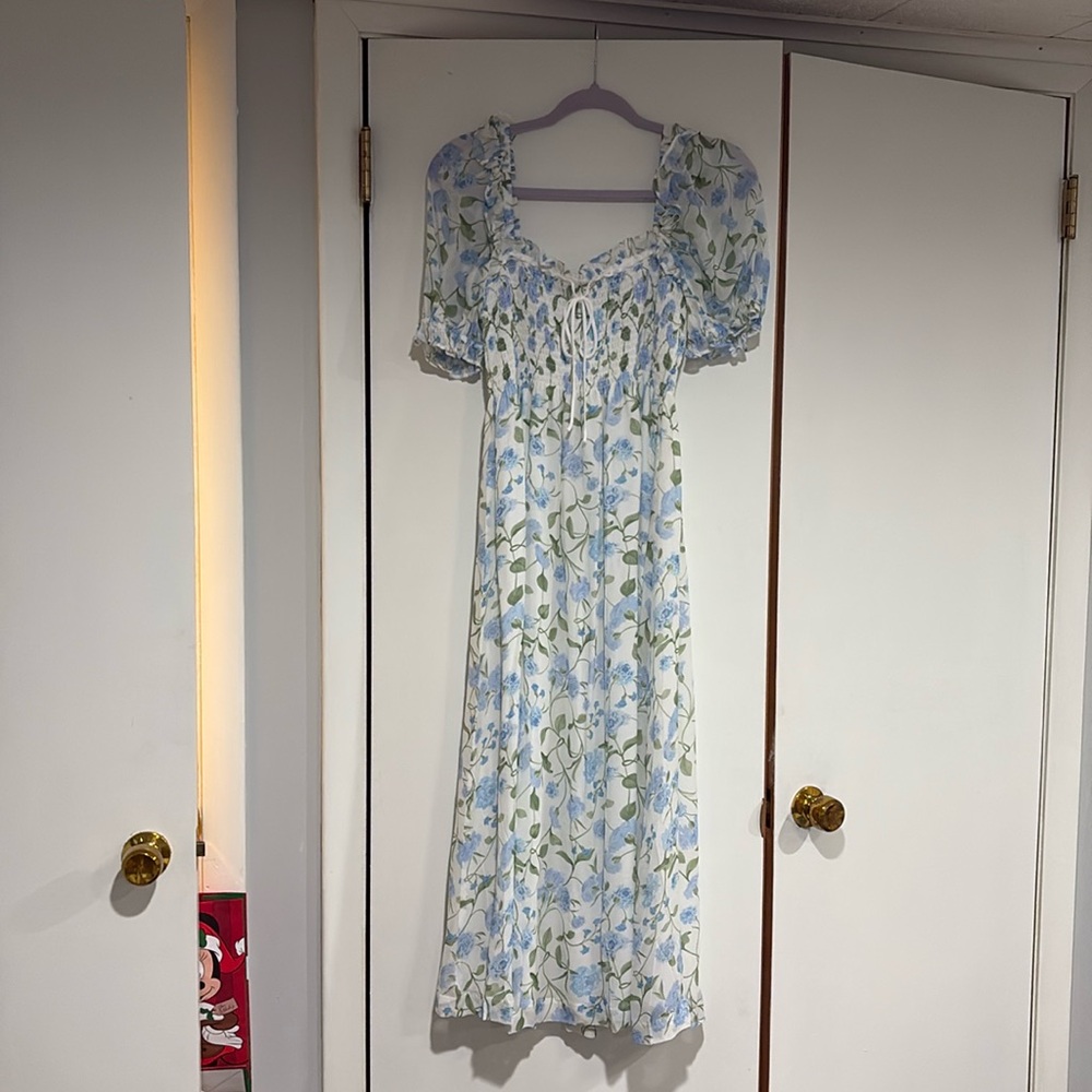 HHH The Scarlett Midi Nap Dress
Blue Peony Bouquet 
Small